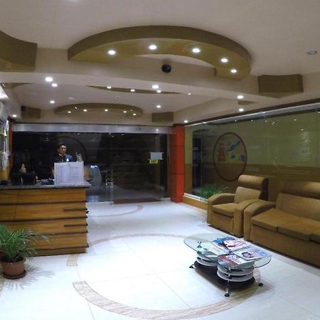 Reddoorz Plus @ Taj Hotel Tuguegarao Екстер'єр фото
