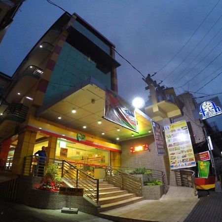 Reddoorz Plus @ Taj Hotel Tuguegarao Екстер'єр фото