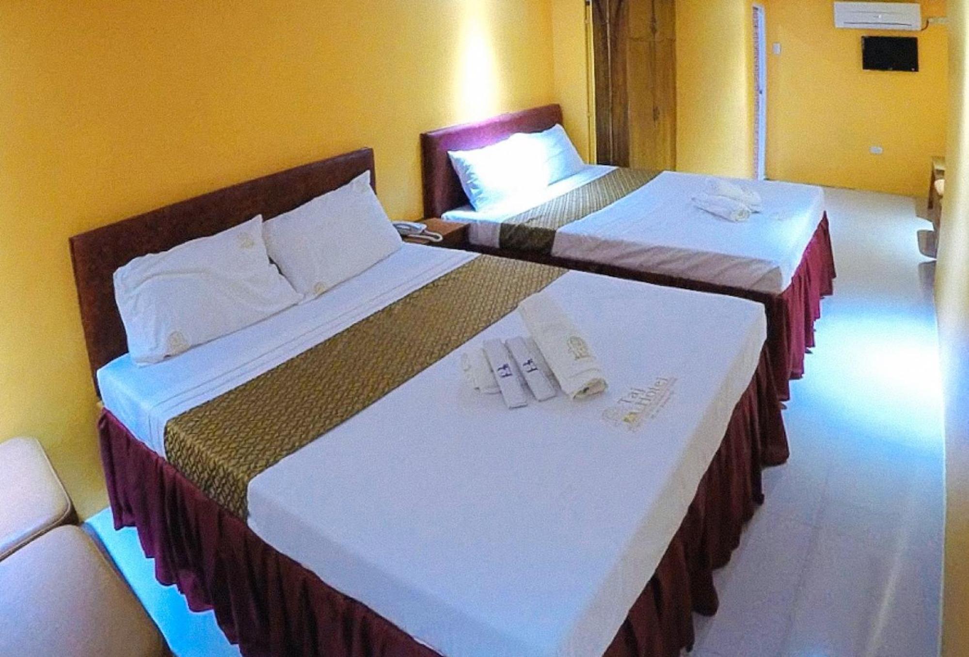 Reddoorz Plus @ Taj Hotel Tuguegarao Екстер'єр фото