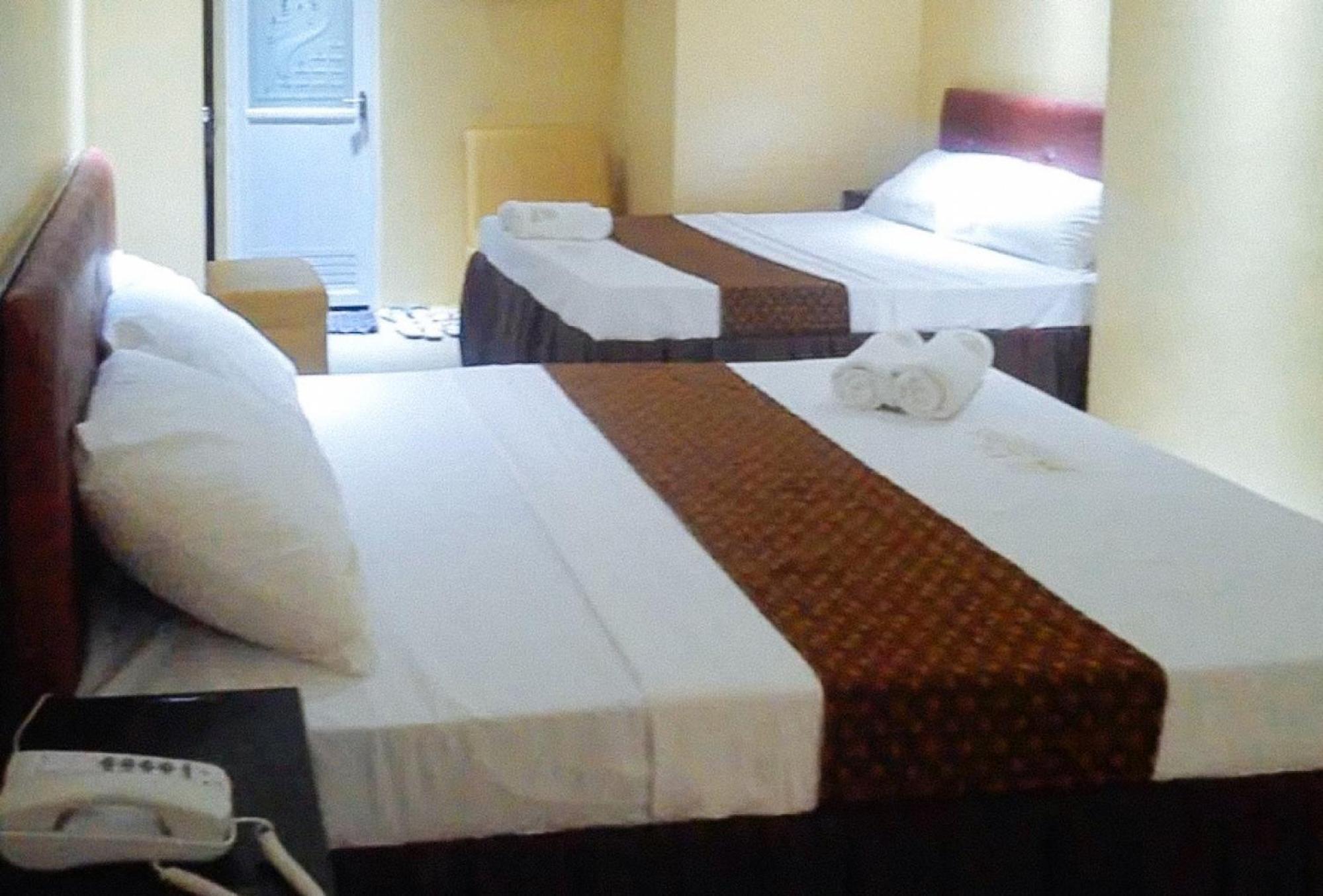 Reddoorz Plus @ Taj Hotel Tuguegarao Екстер'єр фото
