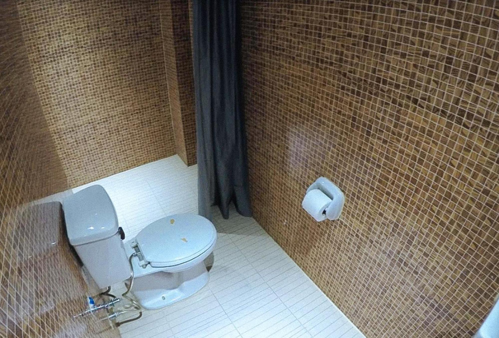 Reddoorz Plus @ Taj Hotel Tuguegarao Екстер'єр фото